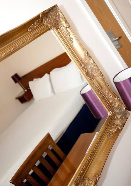 The Angel Hotel อัลตัน ภายนอก รูปภาพ